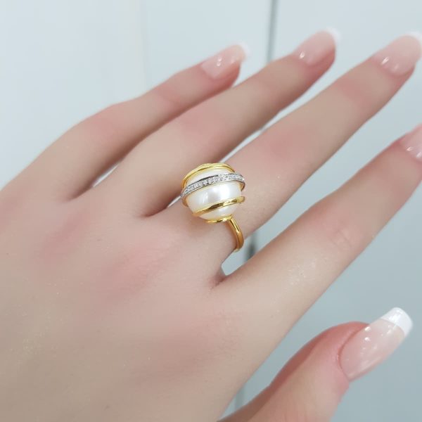 Yellow Gold Diamond Ring with Pearl - R4624