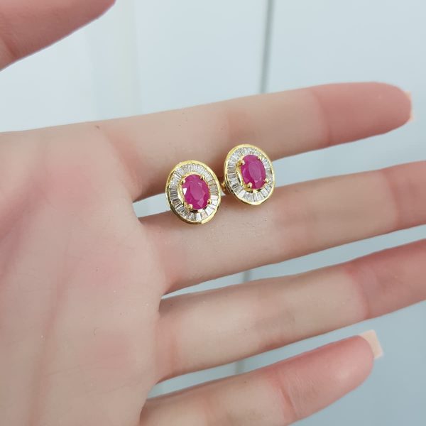 Yellow Gold Diamond Earrings with Ruby - E4981