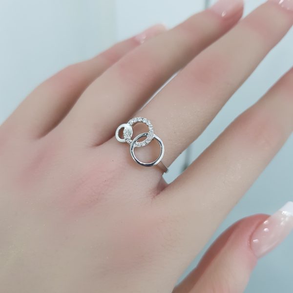 White Gold Diamond Ring - R4581