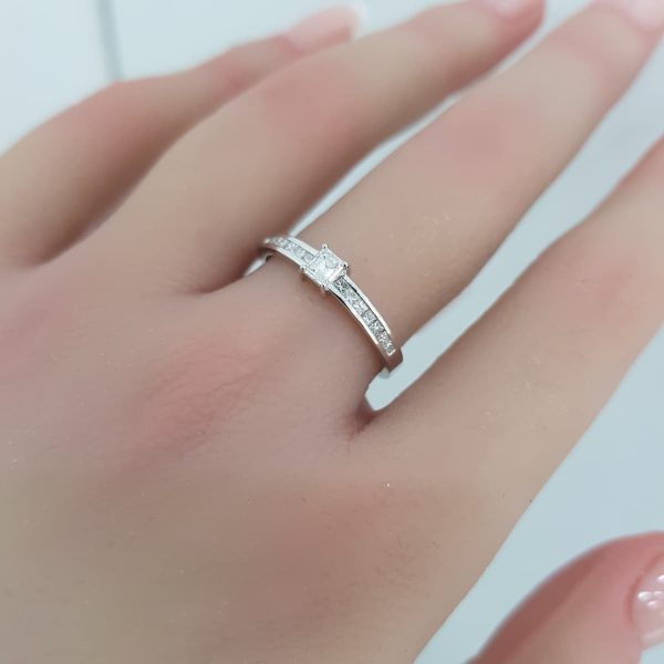 White Gold Diamond Ring - R4594