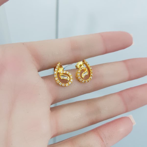 Yellow Gold Diamond Earrings - E3340