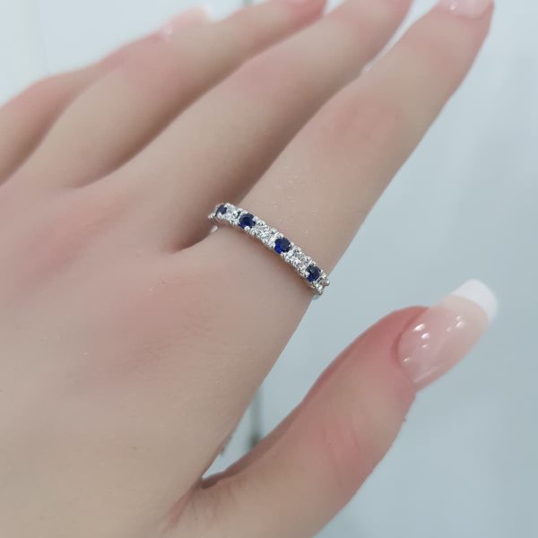 White Gold Diamond Ring with Sapphire - R4544
