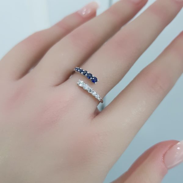 White Gold Diamond Ring with Natural Sapphire - R4649