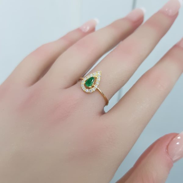 Yellow Gold Diamond Ring with Natural Emerald - R4656