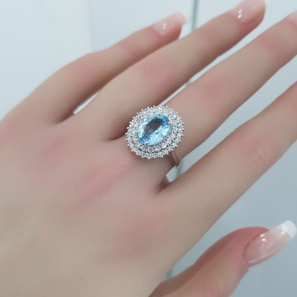 White Gold Diamond Ring with Blue Topaz - R4650