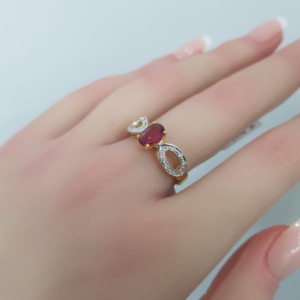 Yellow Gold Diamond Ring with Ruby - R4514