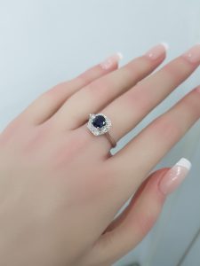 White Gold Diamond ring with Sapphire - R4472