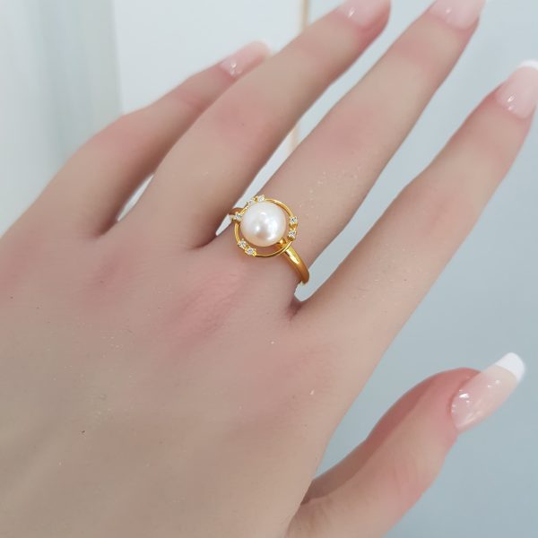 Yellow Gold Diamond Ring with Pearl - R7591
