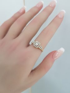 Yellow Gold Diamond Ring - R7526
