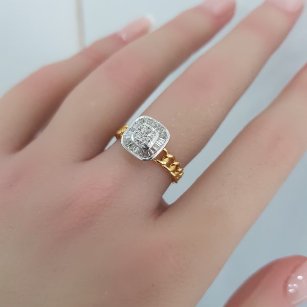 Yellow Gold Diamond Ring - R7599