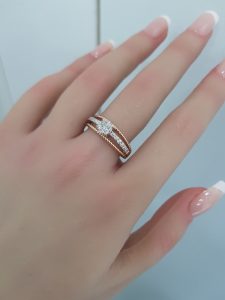 Yellow Gold Diamond Ring - R7572