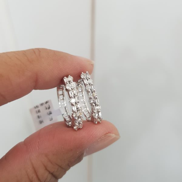 White Gold Diamond Earrings - E5025