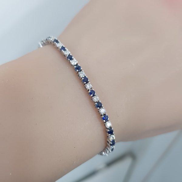 White Gold Diamond Bracelet with Sapphire - B5976