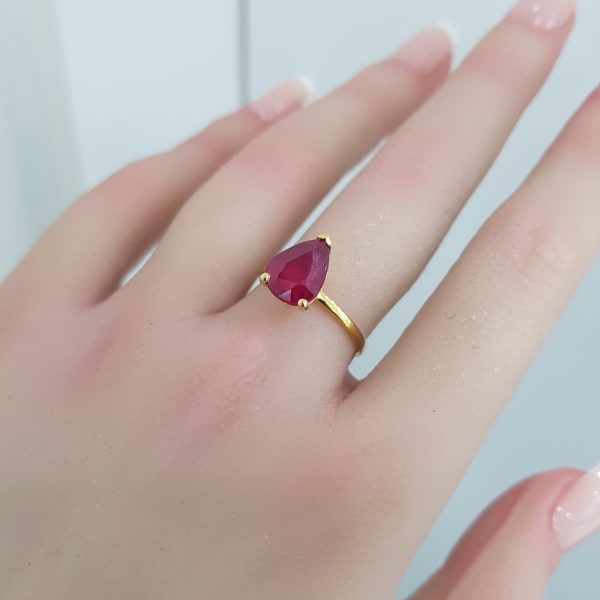 Yellow Gold Ring with Natural Ruby - R7617