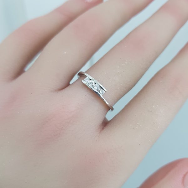 White Gold Diamond Ring - R7543