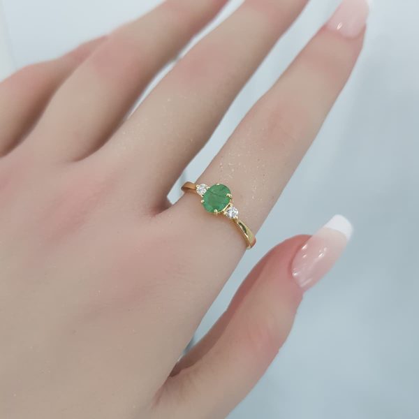 Yellow Gold Diamond Ring with Natural Emerald - R7606