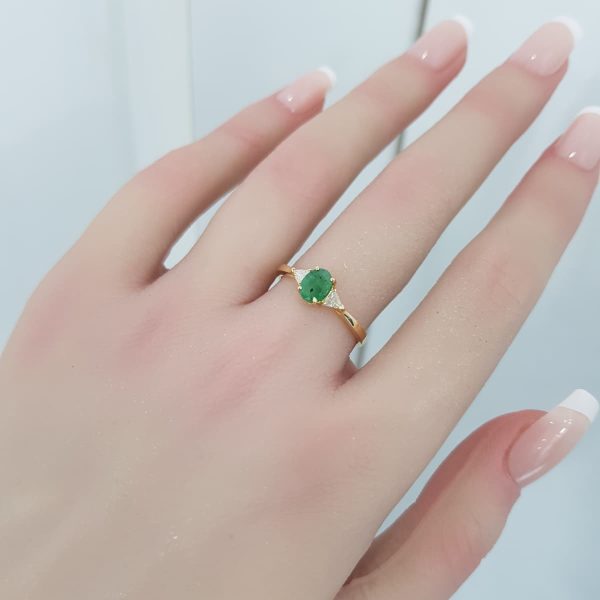 Yellow Gold Diamond Ring with Natural Emerald - R7611