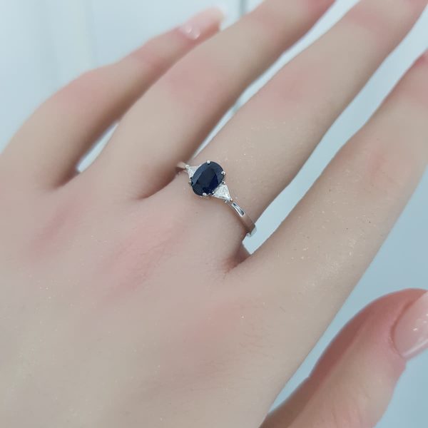 White Gold Diamond Ring with Natural Sapphire - R7612