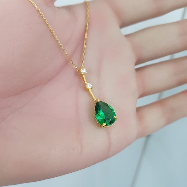 Yellow Gold Diamond Pendant with Emerald - P5401