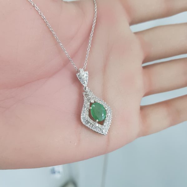 White Gold Diamond with Natural Emerald - P5180