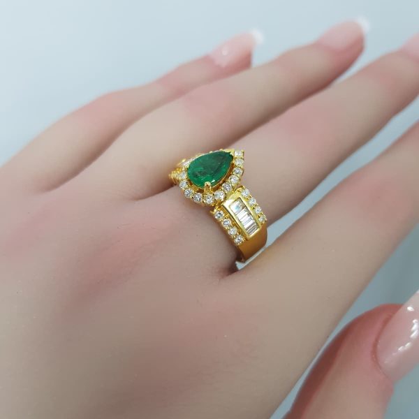 Yellow Gold Diamond Ring with Natural Emeralds - R4467