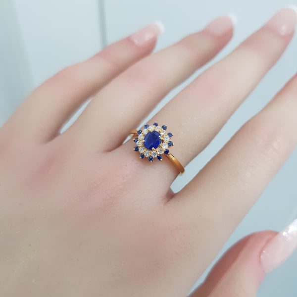 Yellow Gold Diamond Ring with Natural Sapphire - R7564