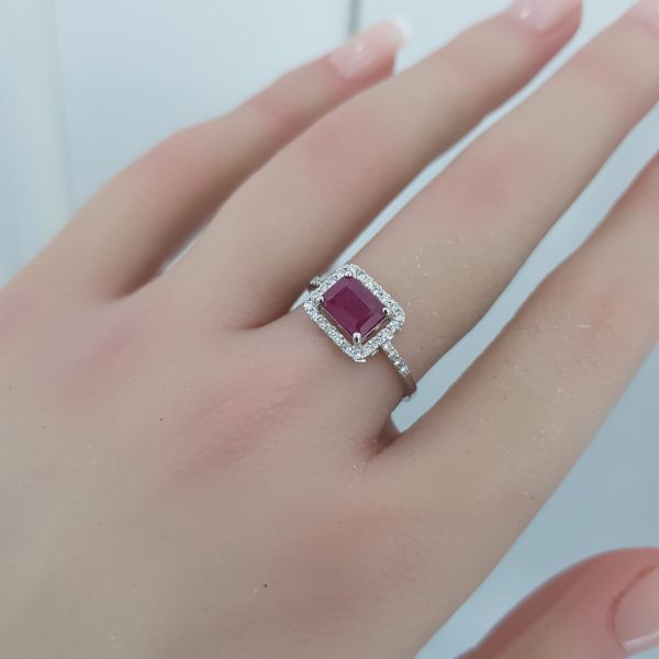 White Gold Diamond Ring with Natural Ruby - R7662