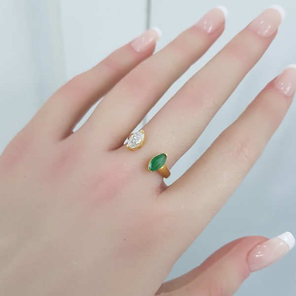 Yellow Gold Diamond Ring with Natural Emerald - R7673