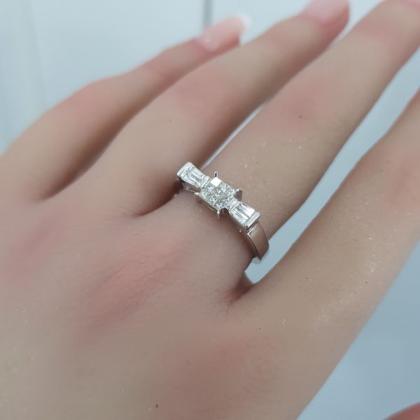 White Gold Diamond Ring - R2283