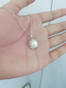 White Gold Diamond Pendant with Pearl- P5410