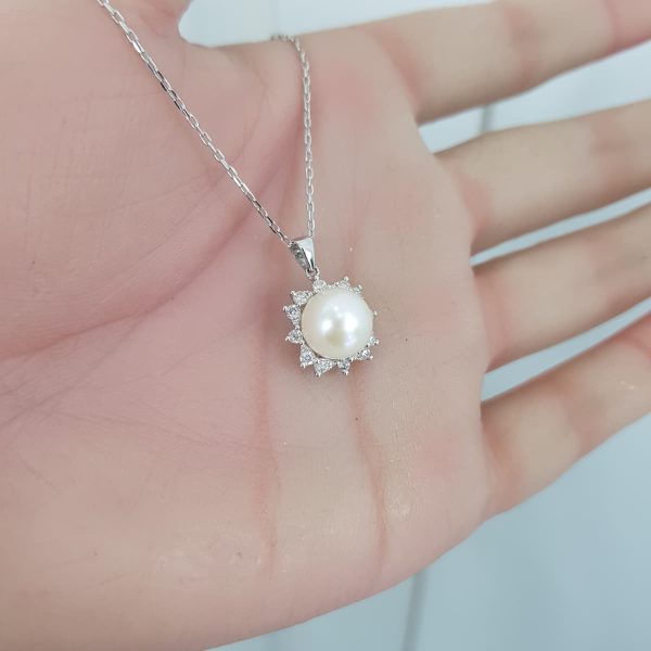 White Gold Diamond Pendant with Pearl- P5410